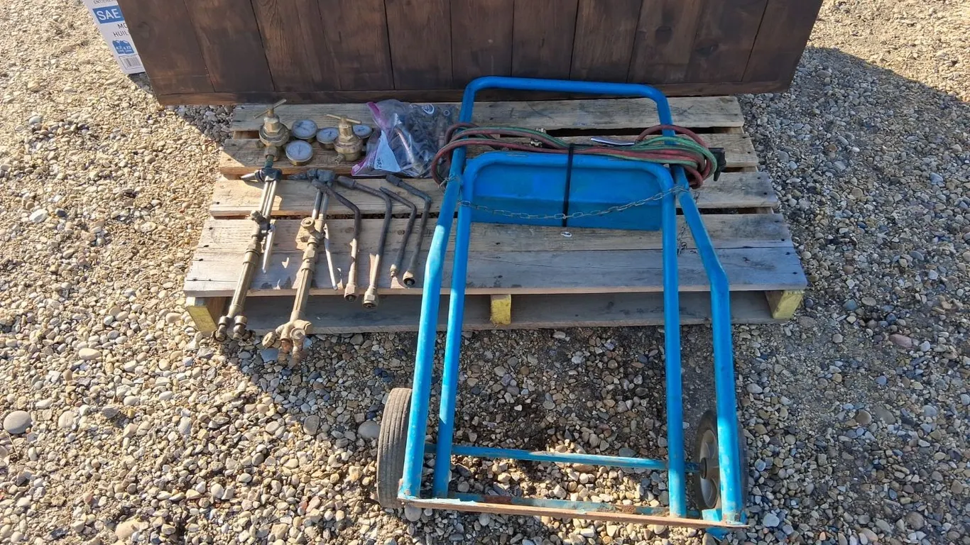 Acetylene Torches, Regulators, Bottle Cart (NC)