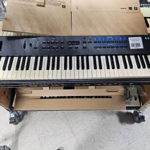 Kurzweil Sp4-7 76-Key Stage Piano with Keyboard and AC Adapter