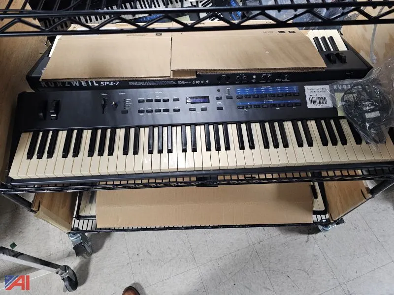 Kurzweil Sp4-7 76-Key Stage Piano with Keyboard and AC Adapter