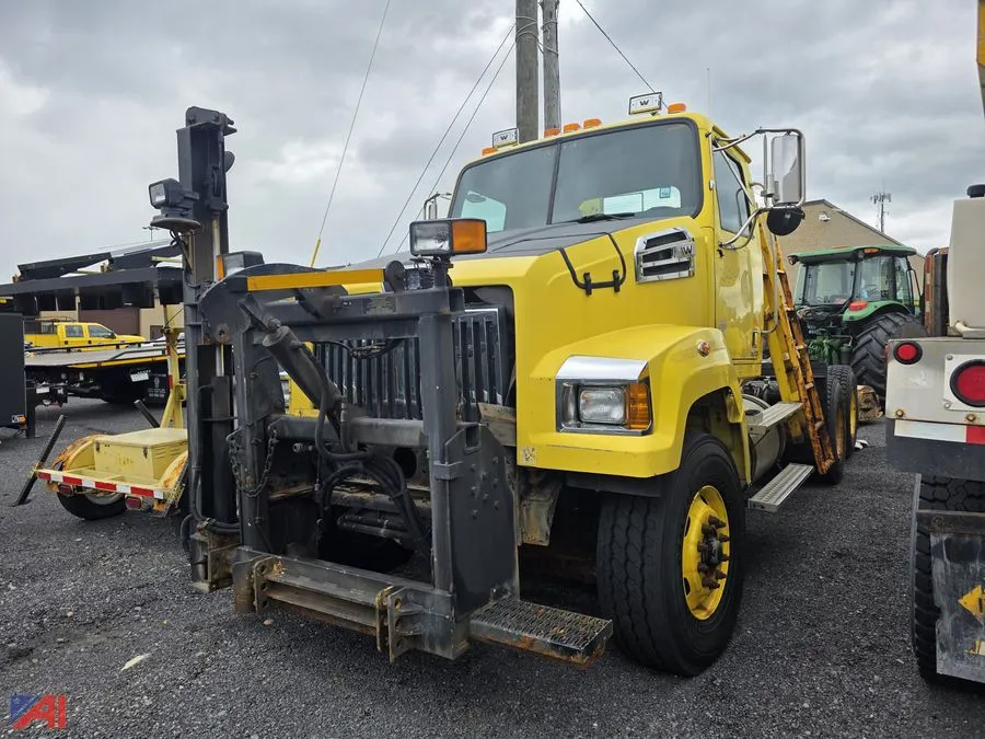 (#1)(26-20-0248-V) 2014 Western Star 4700 SF Cab & Chassis