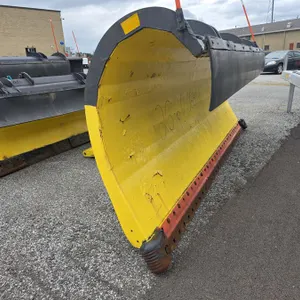 (#7) (26-20-0629-E) 11' Head Plow