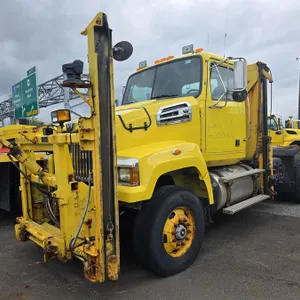(#9)(26-20-0630-V) 2015 Western Star 4700 SF Cab & Chassis