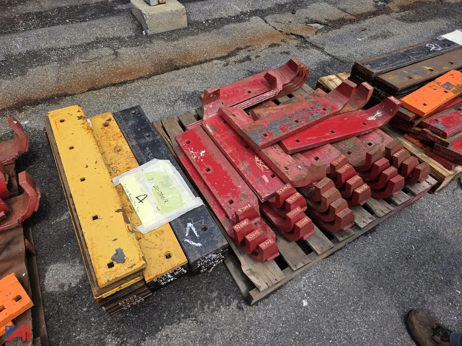 (#17)(25-20-0810-R) Snow Plow Blades, New/Old stock