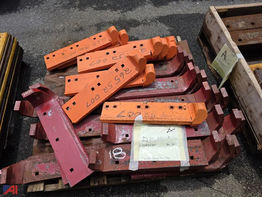 (#18)(25-20-0811-R) Snow Plow Blades, New/Old stock