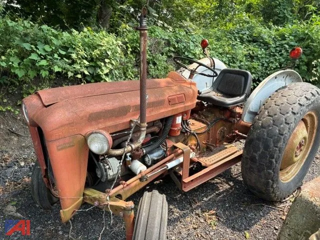 1961 Ford 601 Workmaster Tractor