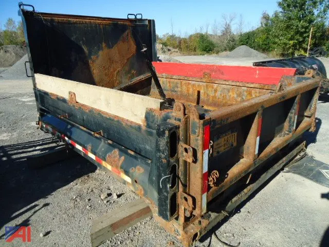 2013 Tenco 10' Dump Box and Spinner