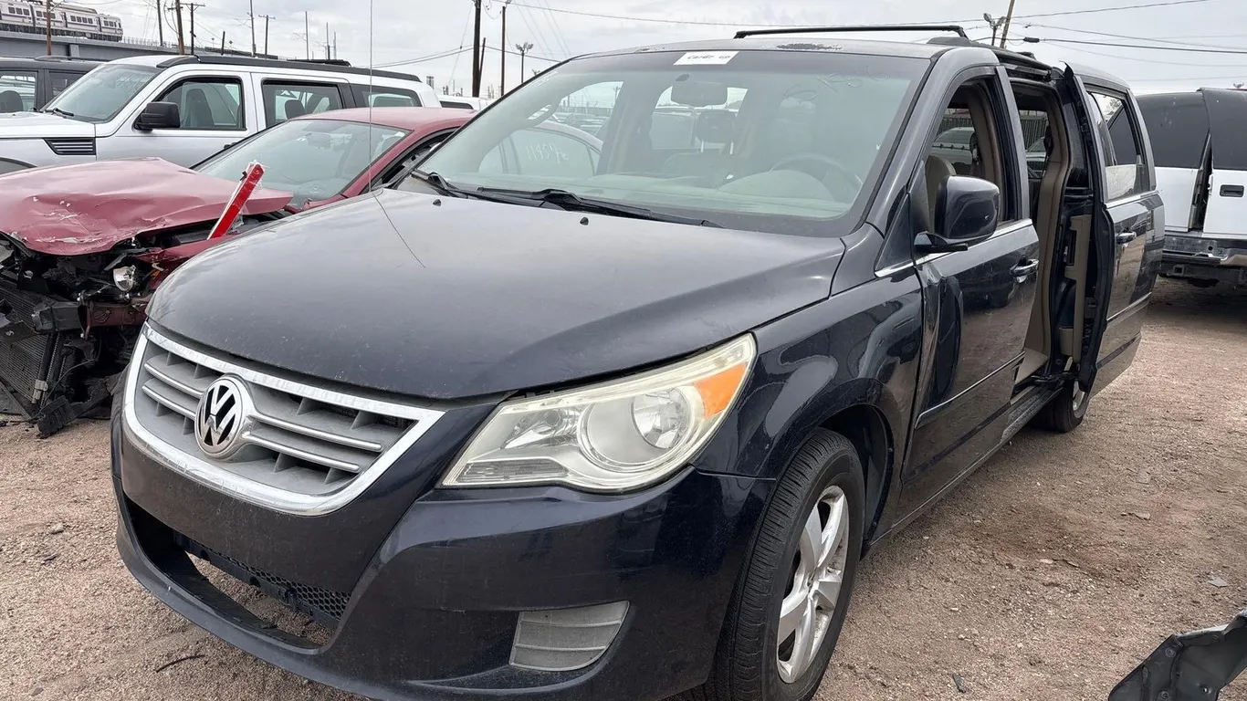 2011 VOLK ROUTAN PV 2V4RW3DG3BR691800