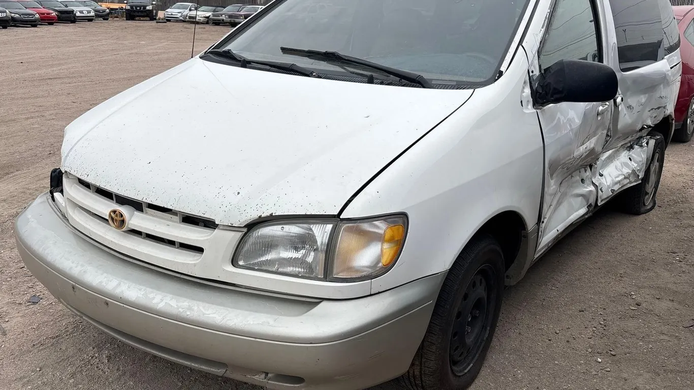 1998 TOYT SIENNA PV 4T3ZF13C1WU086621