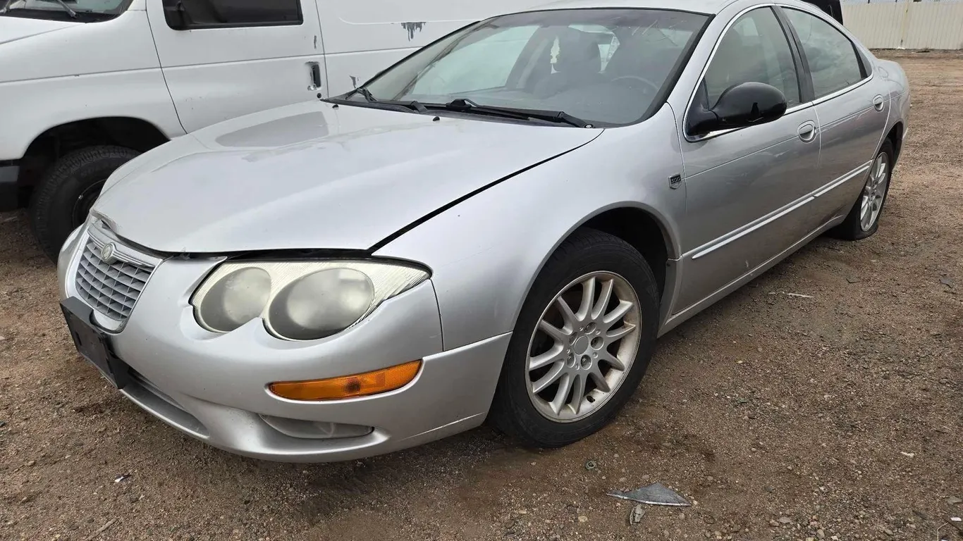 2002 CHRY 300 4D 2C3HE66G12H173945