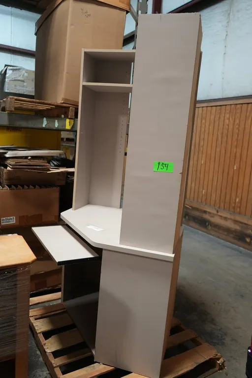 Corner Hutch