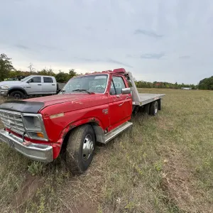 Ford F-350 XL Roll Off Truck