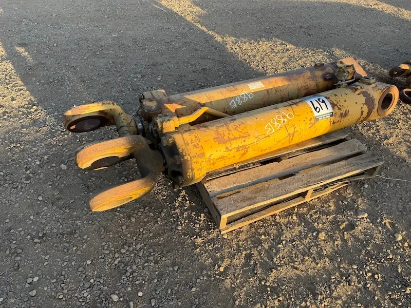 (2) Hydraulic Cylinders for 988B Cat Wheel Loader