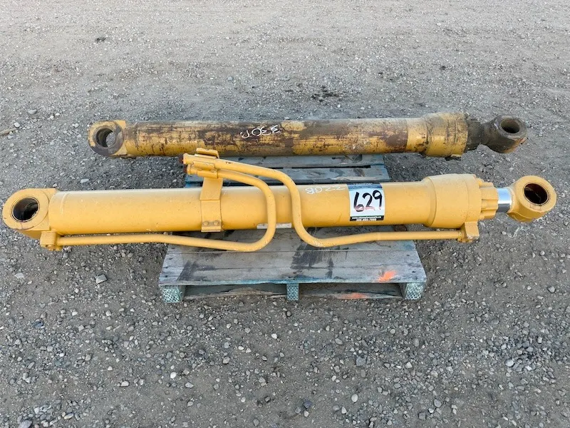 (2) Hydraulic Cylinders off 330B Cat Excavator