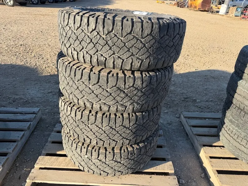 (4) Goodyear Wranger Duratrac LT 275/60 R18 Truck Tires