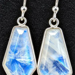 SILVER(3.4G), MOONSTONE (12CT) EARRING, SUGGESTED RETAIL VALUE $240