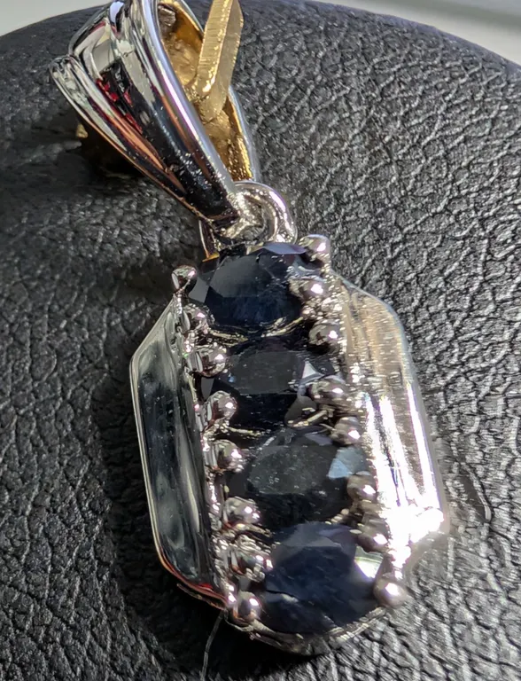 SILVER(1.73G), SAPPHIRE (0.4CT)PENDANT