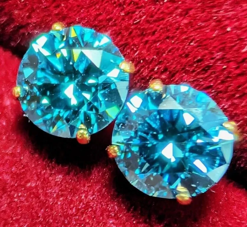 14K(0.28G), LAB DIAMOND (0.8CT)EARRING, SUGGESTED RETAIL VALUE $1100