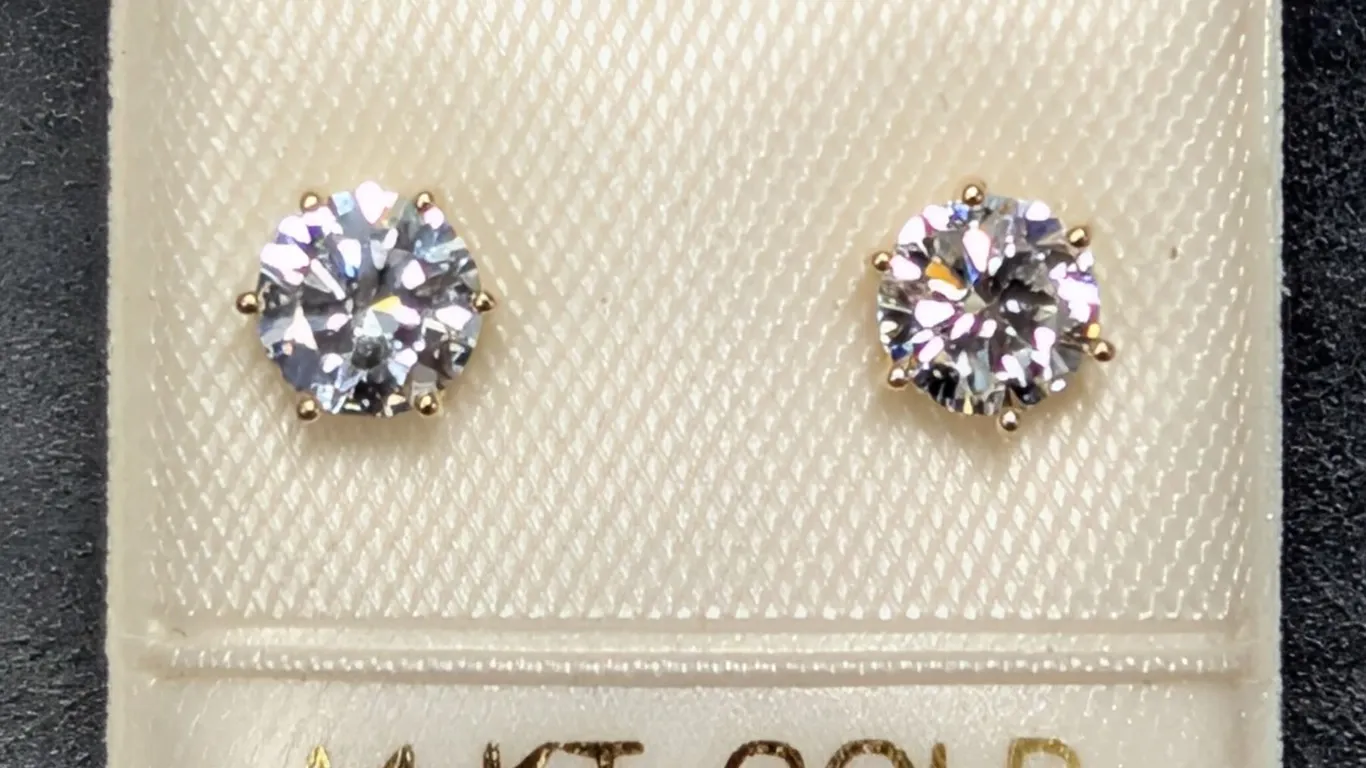 14K LAB DIAMOND (0.5CT) EARRING, SUGGESTED RETAIL VALUE $1200