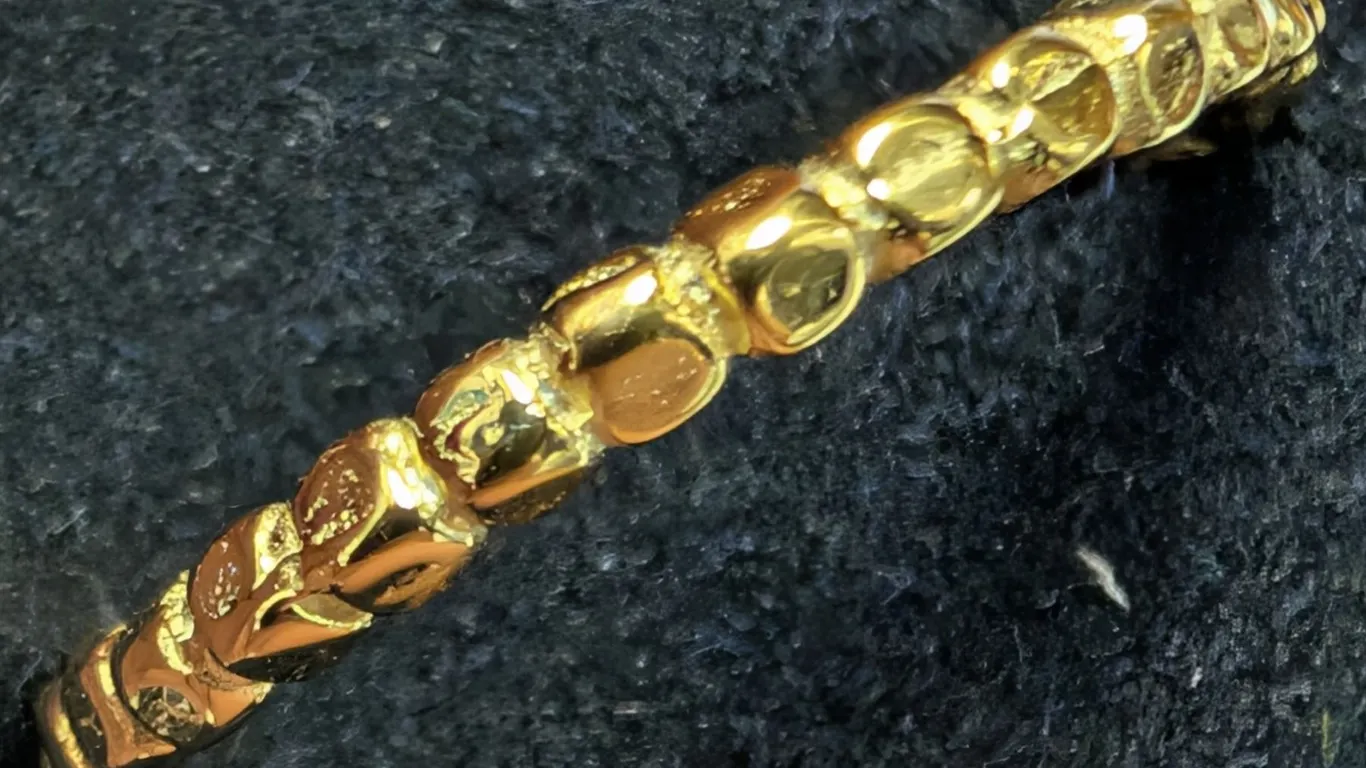 GOLD PLATED RING.