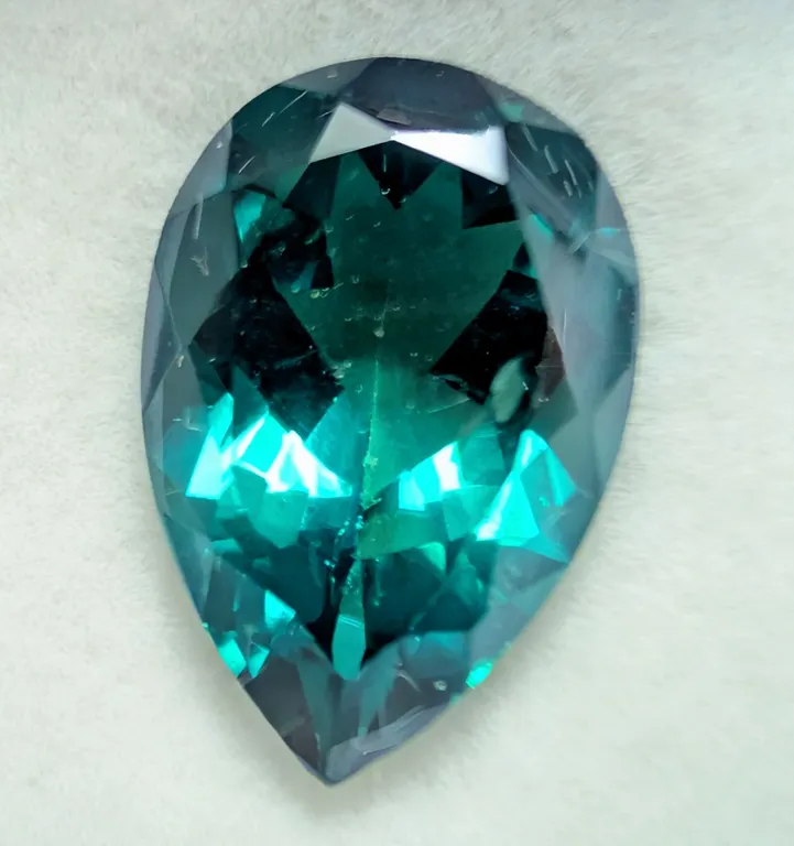 GREEN TOPAZ (APP 6.5CT) GEMSTONE SUGGESTED RETAIL VALUE $200