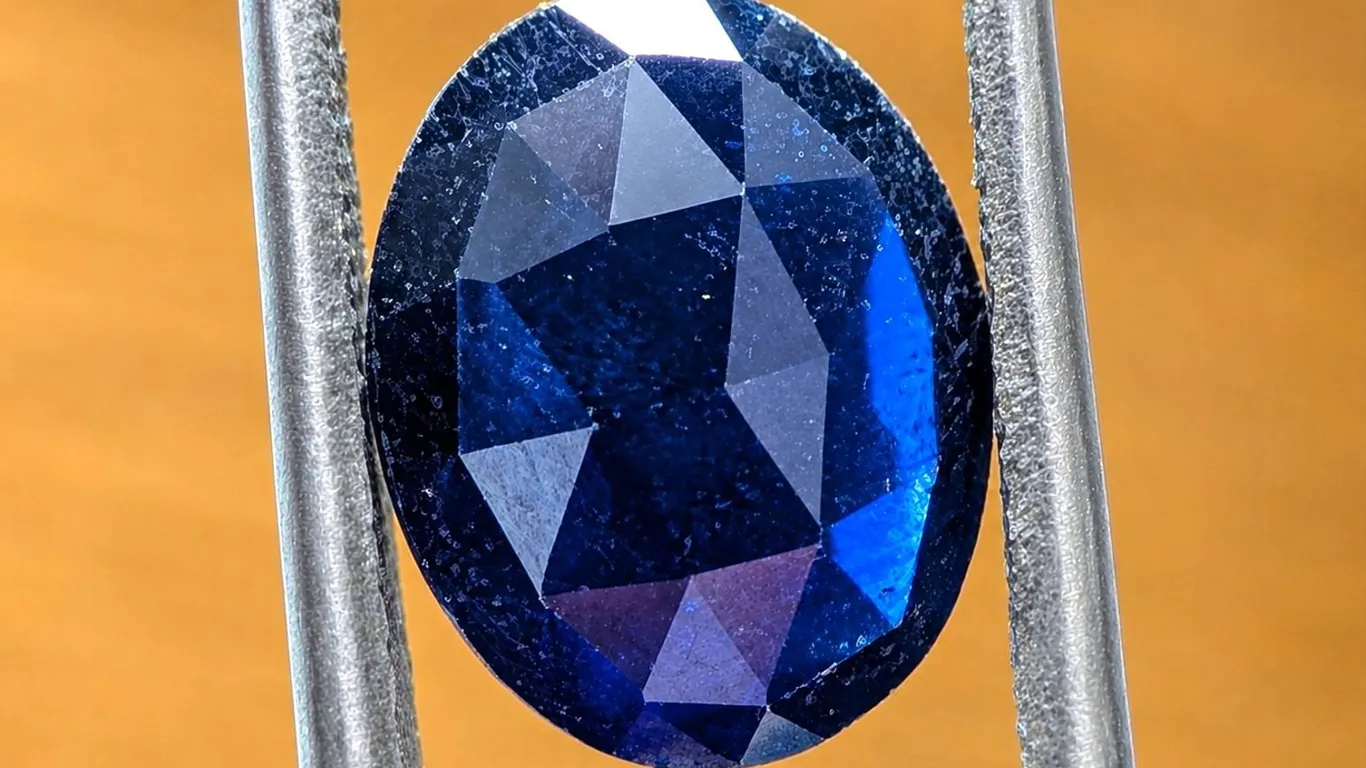 NATURAL SAPPHIRE(ENHANCED) (APP 3CT) GEMSTONE, SUGGESTED RETAIL VALUE $240