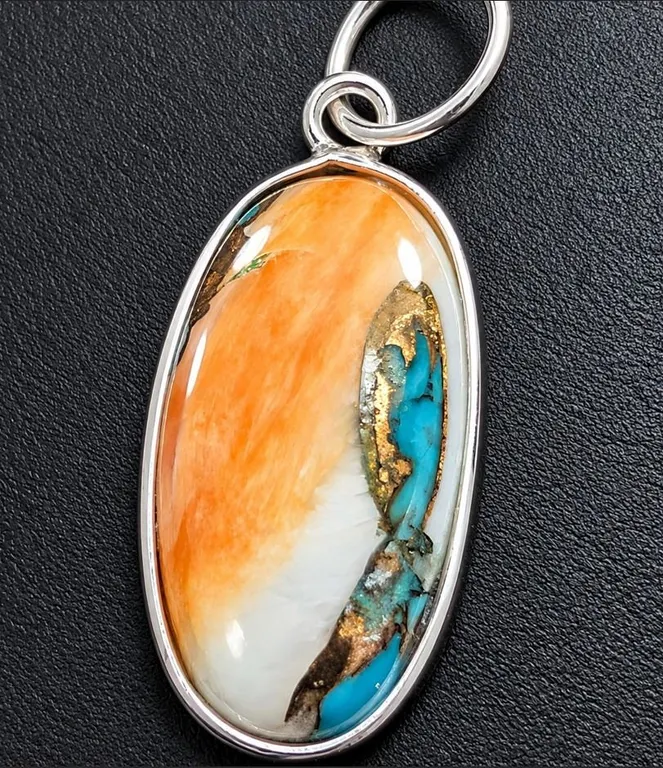 SILVER OYSTER TURQUOISE PENDANT