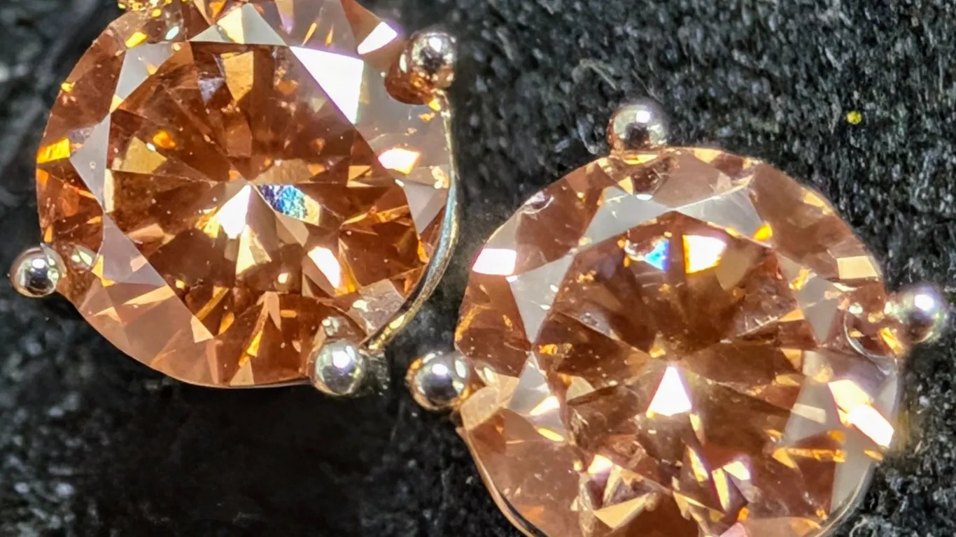 14K(0.8G), COLOR LAB DIAMOND (1.5CT) EARRING, SUGGESTED RETAIL VALUE $2800