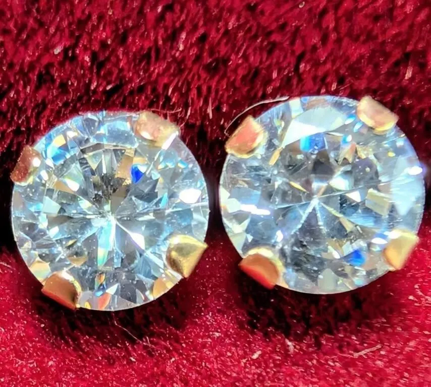 14K(0.3G), CZ 4MM EARRING, SUGGESTED RETAIL VALUE $240