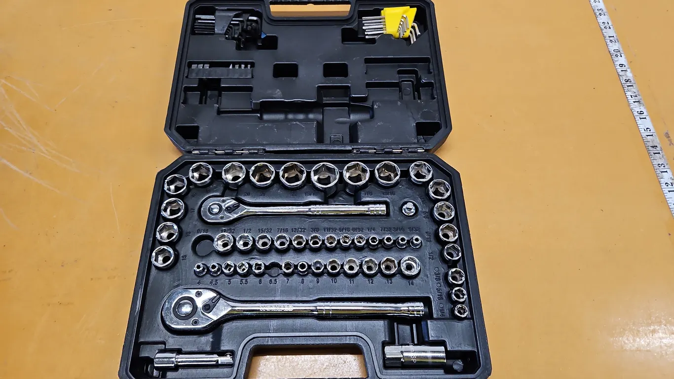 Workpro socket & rachet set
