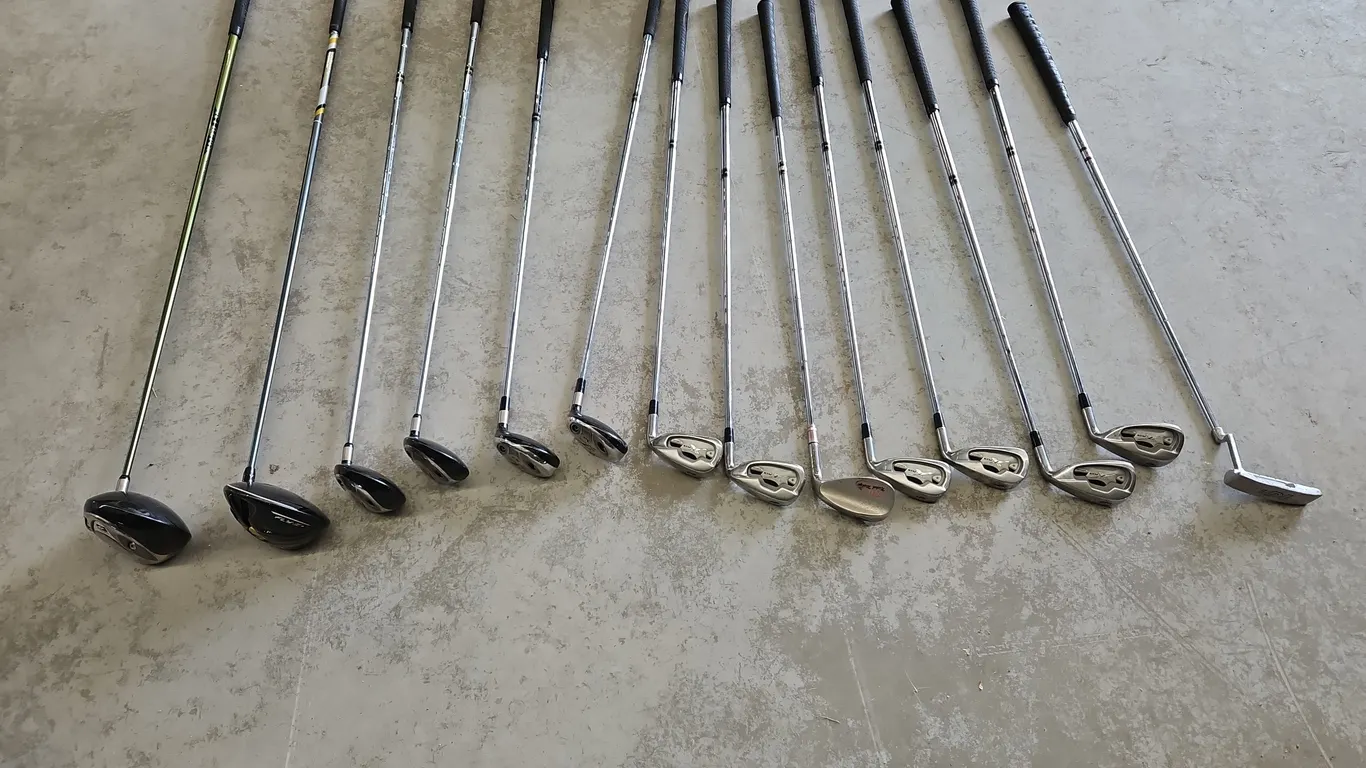 Golf Clubs w/ Bag