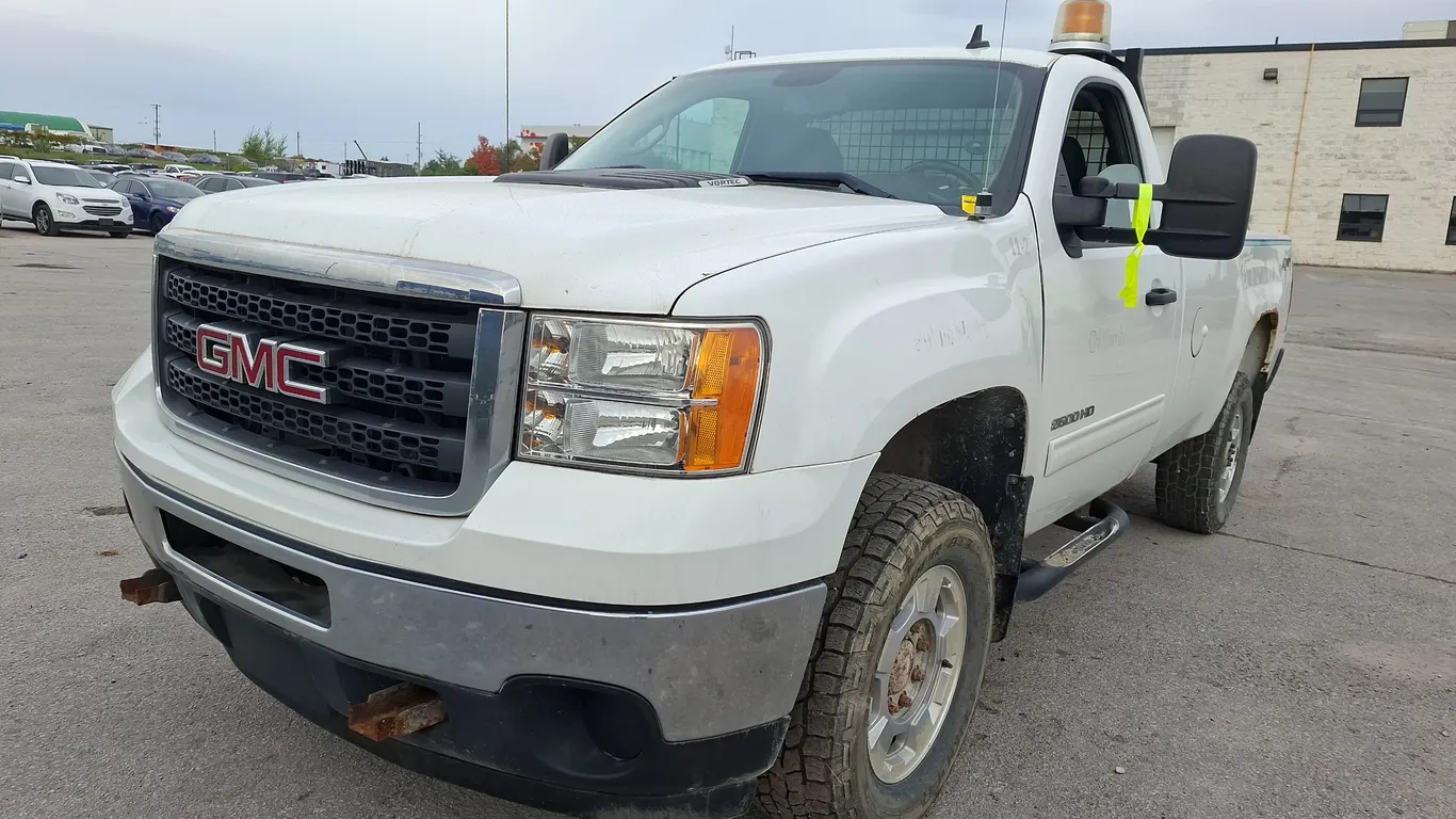 Non-Operable 2011 GMC Sierra 2500HD 4x4