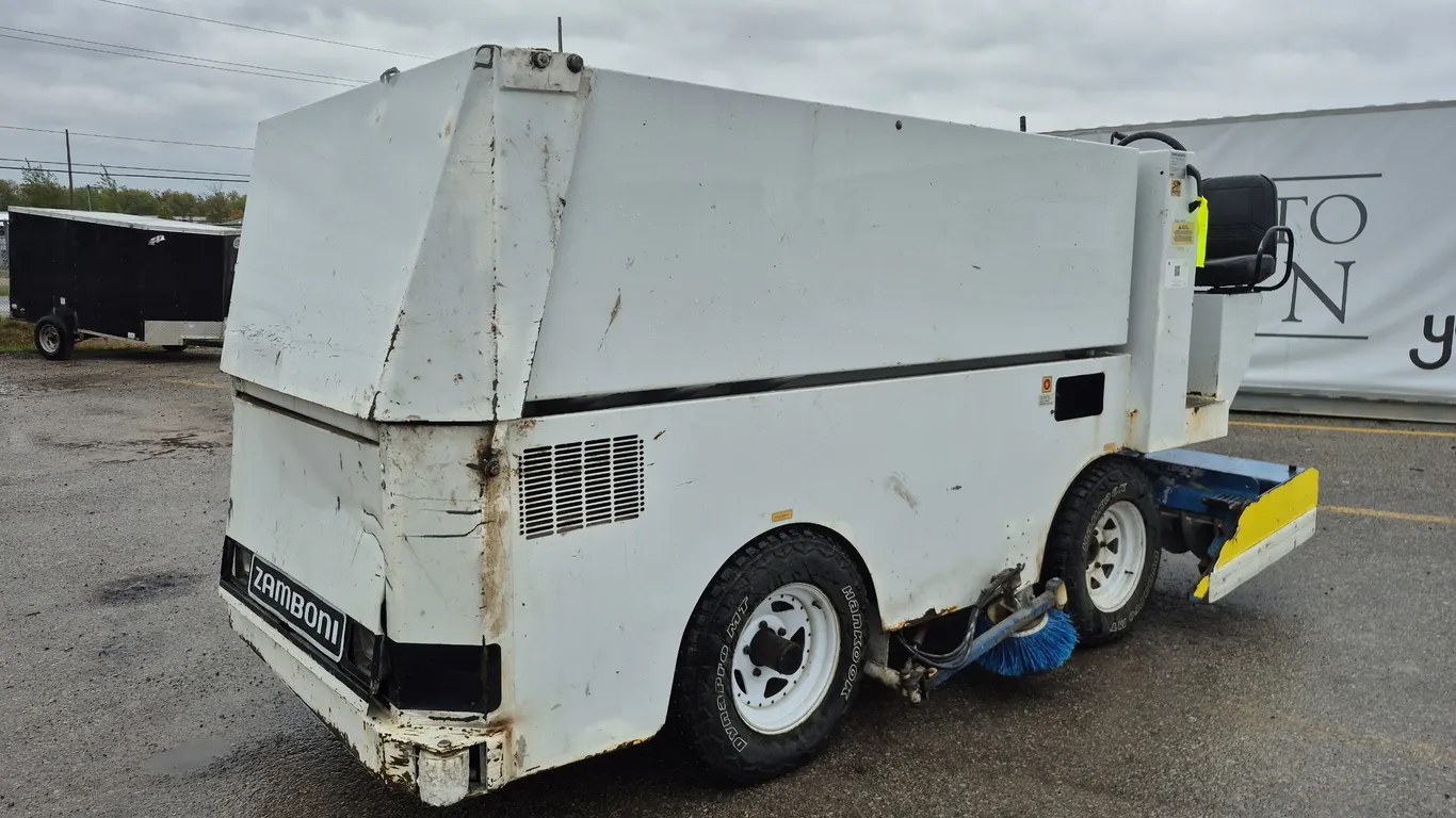 2002 Zamboni 440 Ice Resurfacer