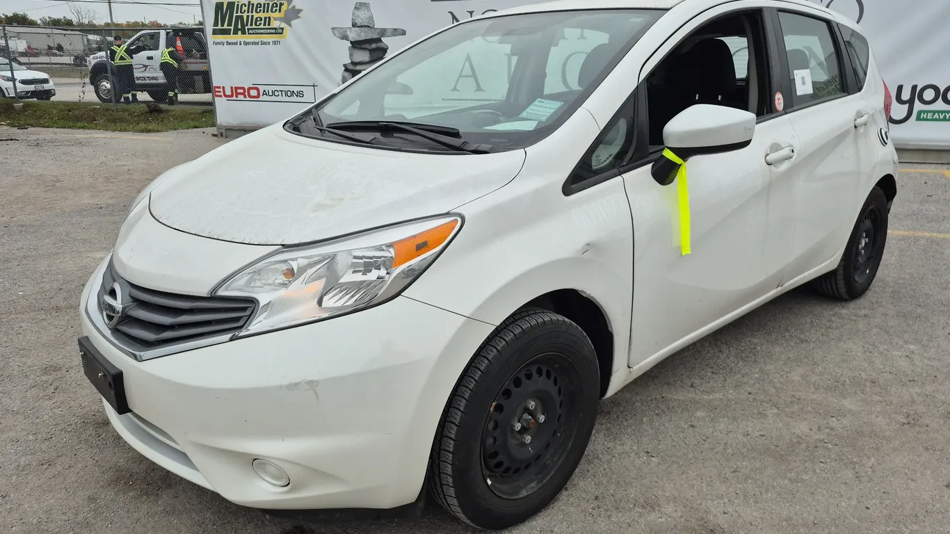 2016 Nissan Versa Note SV 4dr Hatchback CVT