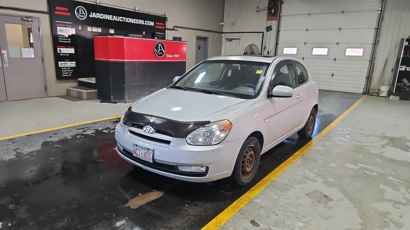 2011 Hyundai Accent SE 2dr Hatchback 4A