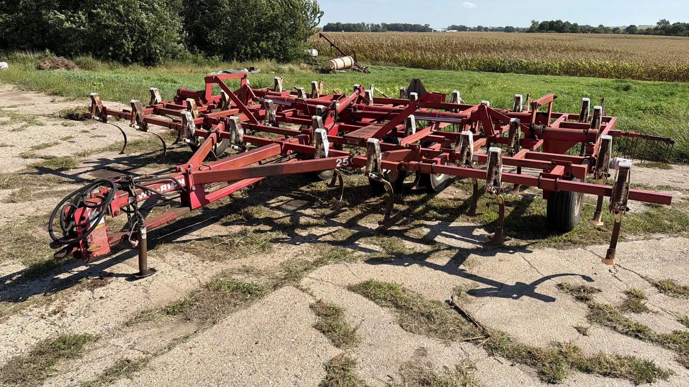 Wilrich 2500 20ft Field Cultivator
