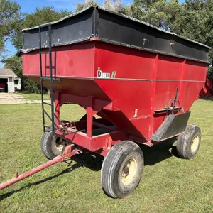 Dakon 350 Bushel Gravity Wagon