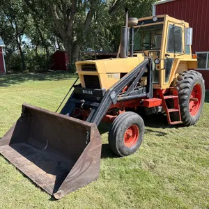 Case 1070 Agri King 2WD Tractor w/ Loader