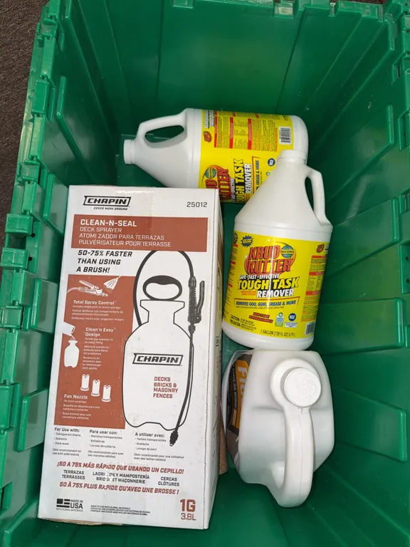 Palm spray with cleaner and stain remover