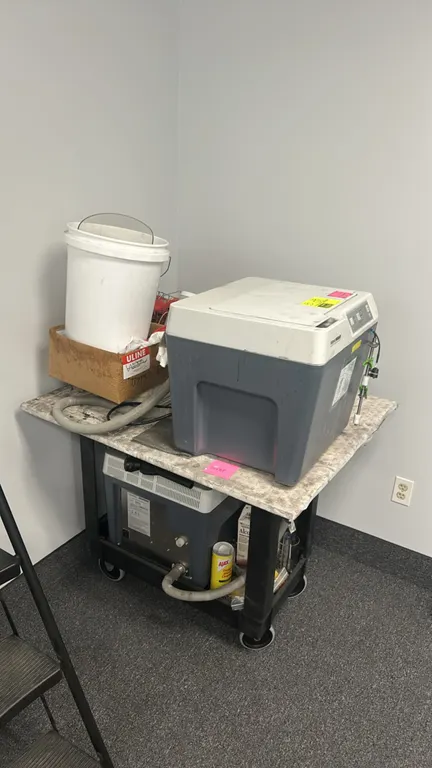 2014 Stratasys WaveWash support cleaning system package. Includes (2) WaveWash units, wire and poly baskets, remaining cleaning supplies, and a 2-tier