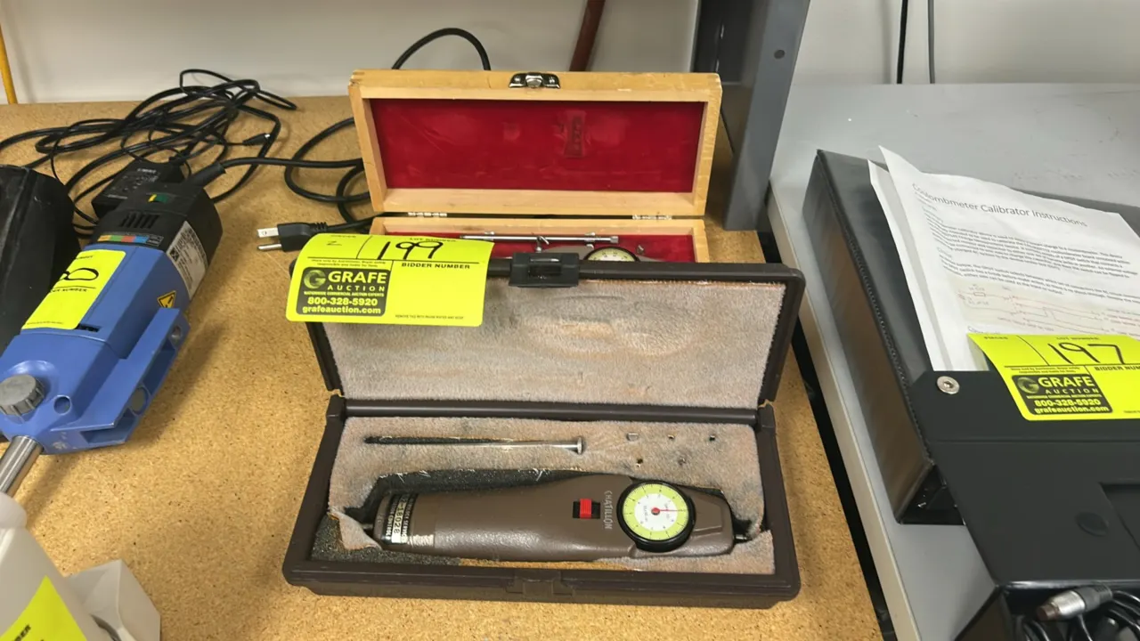 Chatillon mechanical push-pull force gauges, including (1) DPP-10 (10 lb capacity) and (1) DPP-50 (50 lb capacity). Features push-pull dial operation,