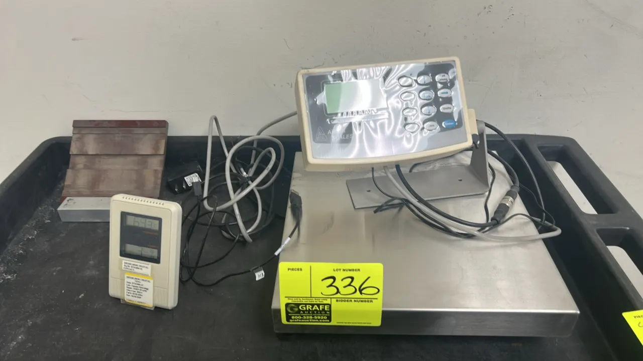 Arlyn Scales digital industrial platform scale with MKE-5 digital indicator. Capacity: 10 lb x 0.0001 lb / 4500 g x 0.05 g. Features stainless steel p