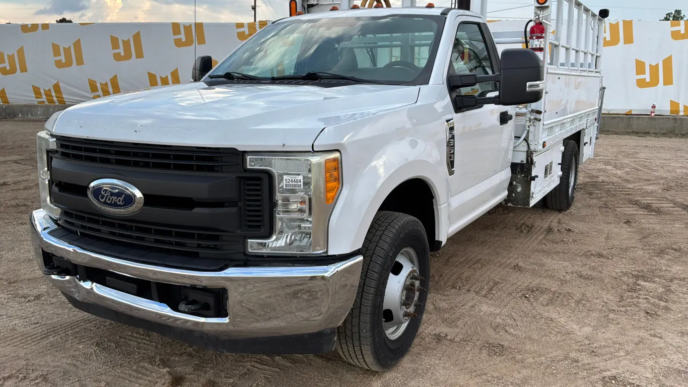 2017 FORD F-350XL SD S/A UTILITY TRUCK VIN: 1FDRF3G64HEE28276