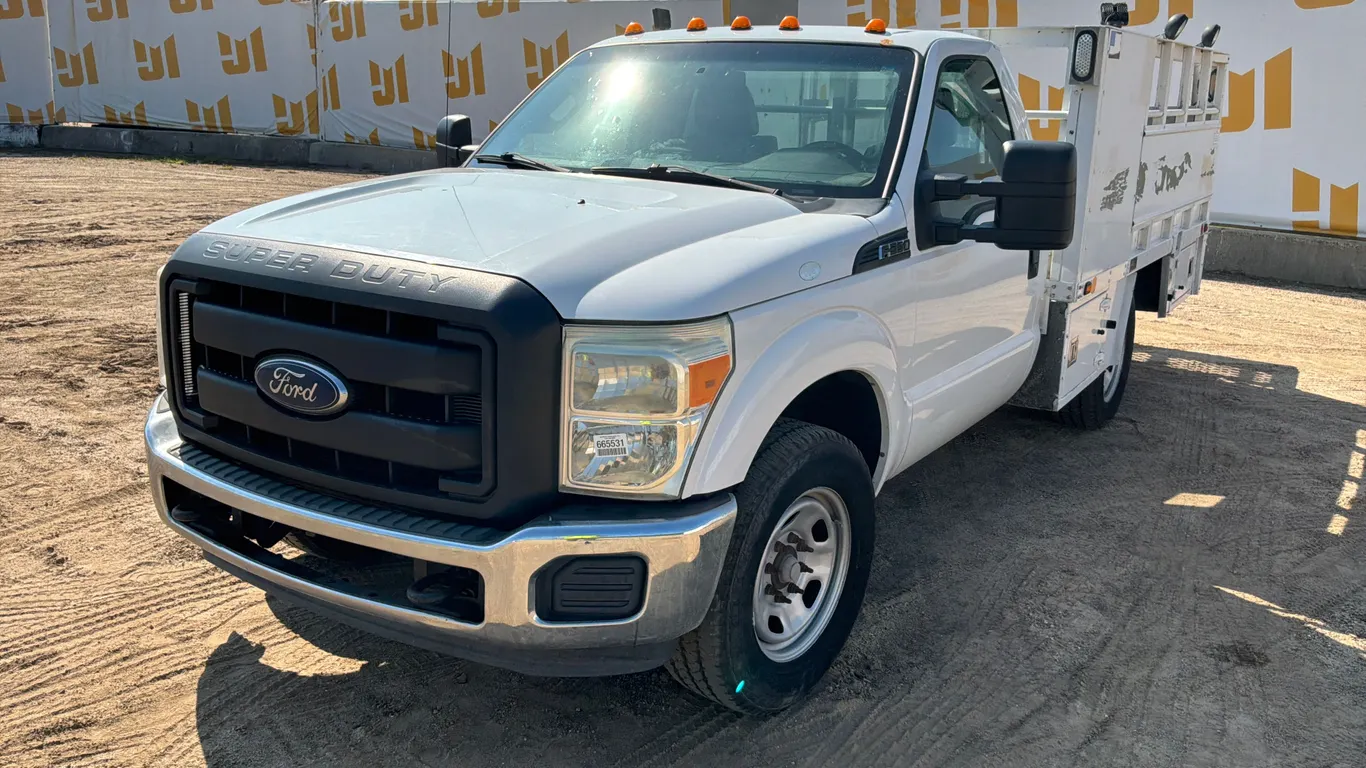 2016 FORD F-350XL SD S/A UTILITY TRUCK VIN: 1FDRF3E67GEA23420