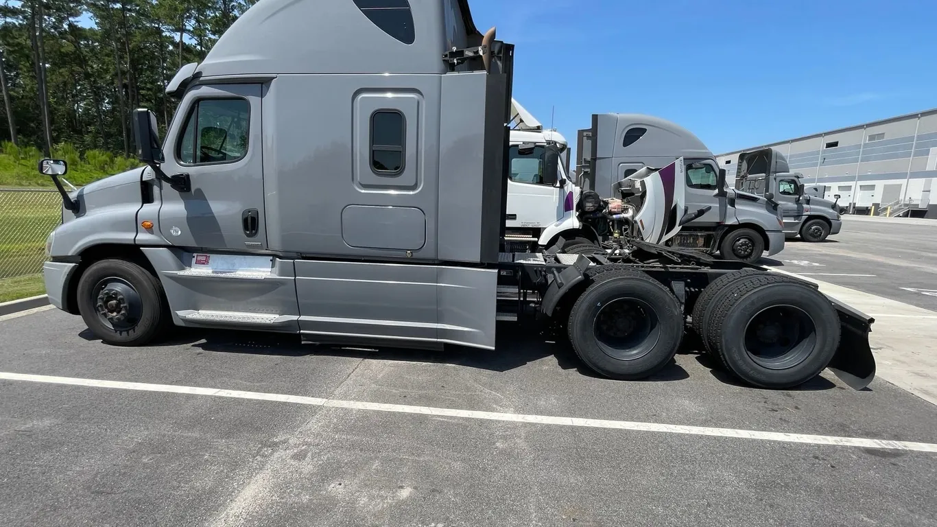 2015 FREIGHTLINER CASCADIA TANDEM AXLE TRUCK TRACTOR VIN: 1FUJGLD5XFLGF6180