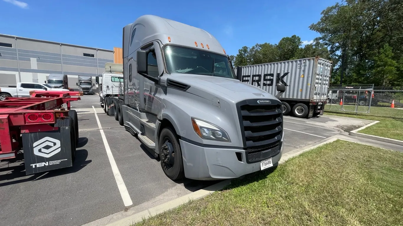 2021 FREIGHTLINER CASCADIA TANDEM AXLE TRUCK TRACTOR VIN: 3AKJHHDR6MSMR3754