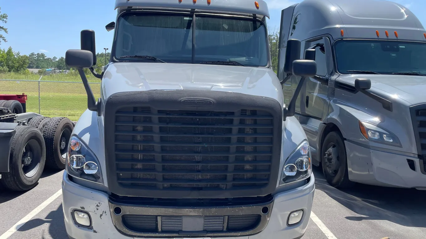 2017 FREIGHTLINER CASCADIA TANDEM AXLE TRUCK TRACTOR VIN: 1FUJGLDR0HLHM2592