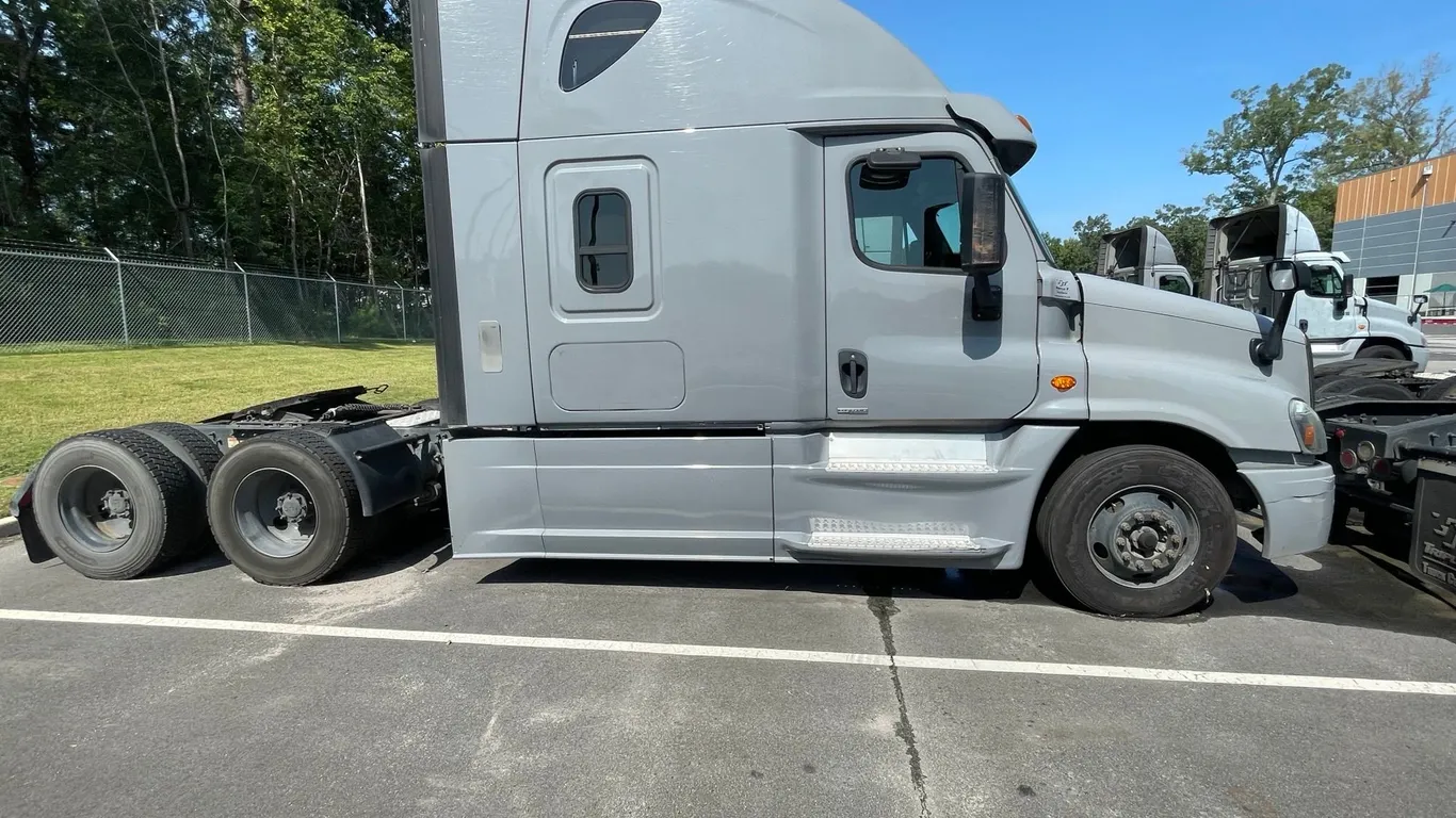 2016 FREIGHTLINER CASCADIA TANDEM AXLE TRUCK TRACTOR VIN: 1FUJGLD51GLGZ4158