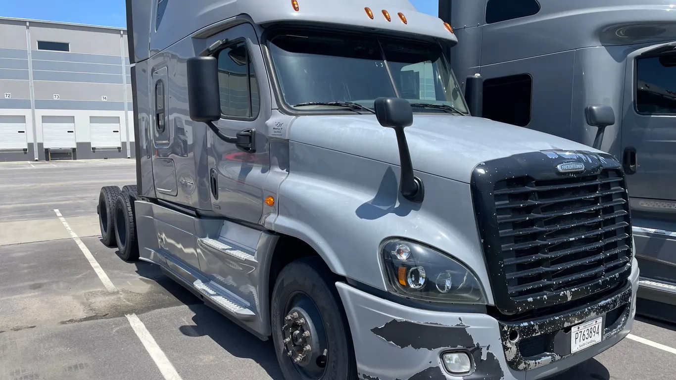 2015 FREIGHTLINER CASCADIA TANDEM AXLE TRUCK TRACTOR VIN: 1FUJGLD59FLGF6185