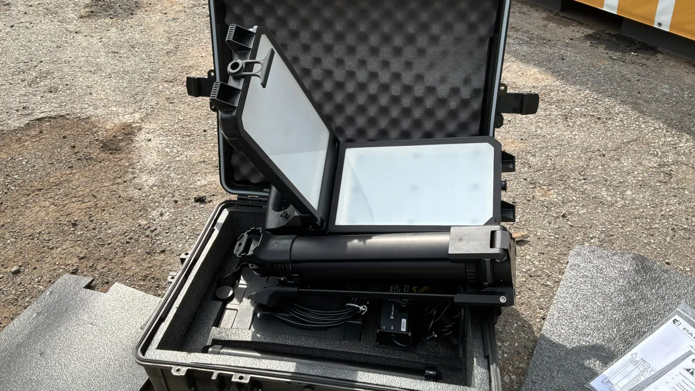 UNUSED PALADIN 10,000 LUMEN PORTABLE LED LIGHT