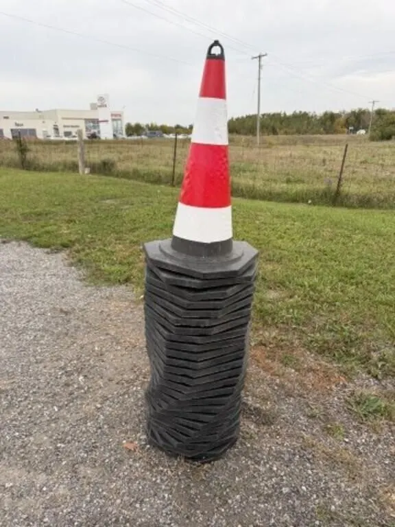 25 Safety Cones